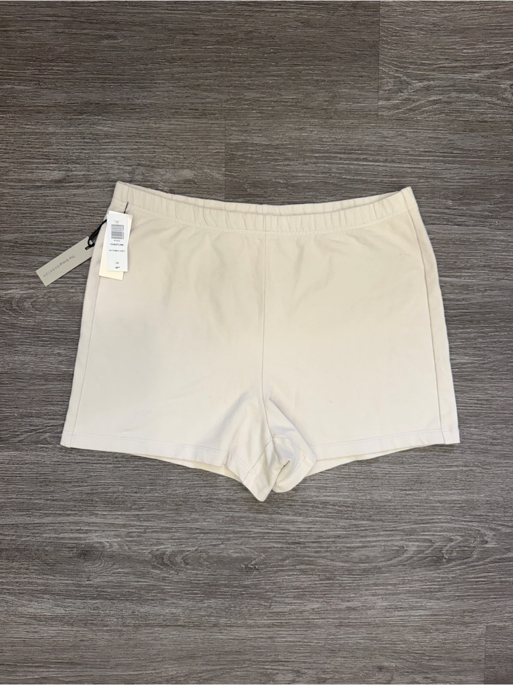NWT The Group Babaton Cream Stretch Casual Shorts Size Large